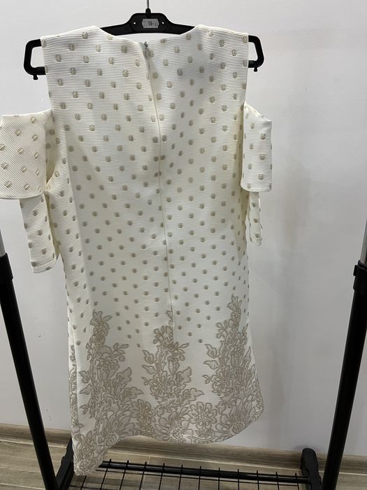 Официална рокля