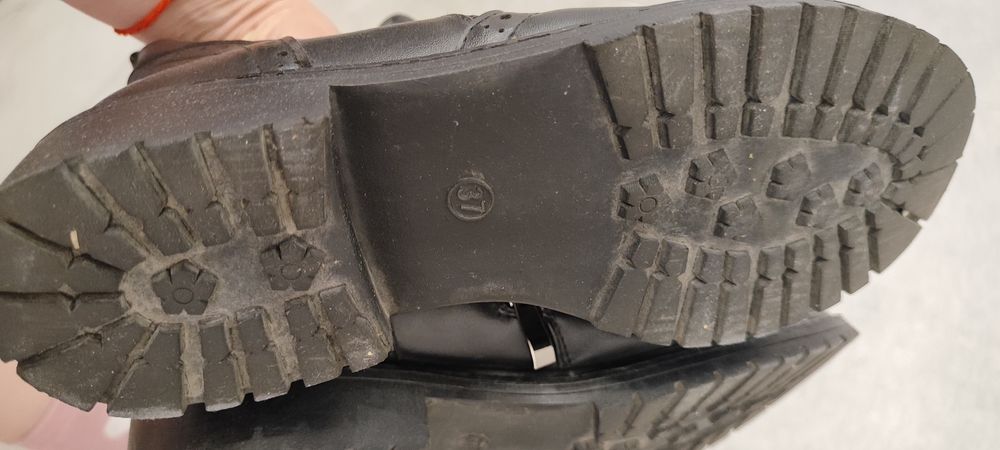 Продам женские ботинки 37 размера