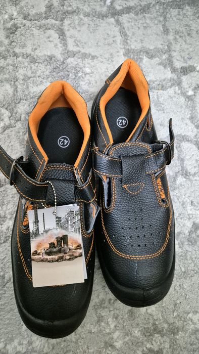 Продам Спец обувь