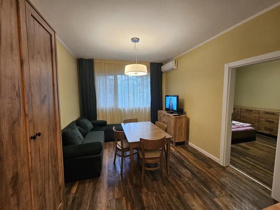 Дава се под наем Тристаен апартамент в Варна, Гръцка махала - 50 кв.м за 700 € - Снимка #2