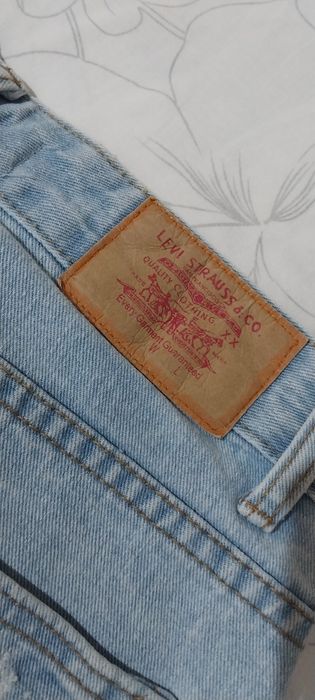 Джинсы женские Levi Strauss.