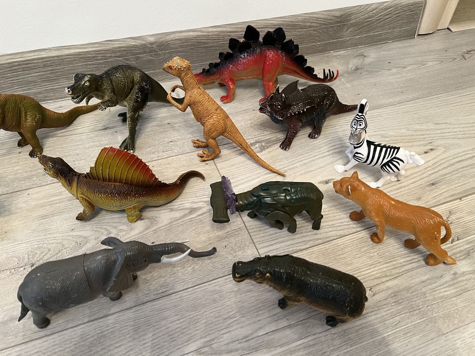 Colectie 13 dinozauri