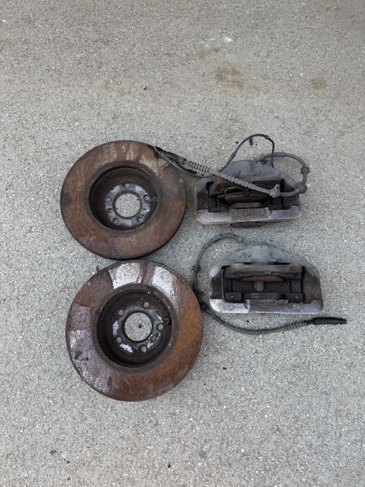 Предни дискове и апарати BMW F10 525D / БМВ Ф10 Ф11