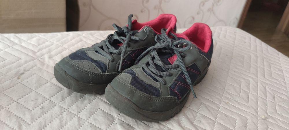 Кроссовки демисезонные