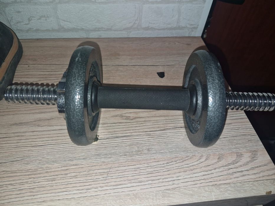 Тұрлі заттар сатылады