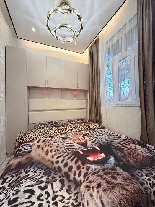 Чиланзар - 13 КВ 1-2/2/4.33м2 Срочно Продам квартиру