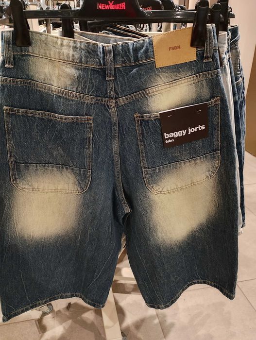 Дънки дълги, летни и черен официален панталон