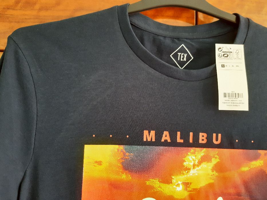 vand tricou nou cu eticheta