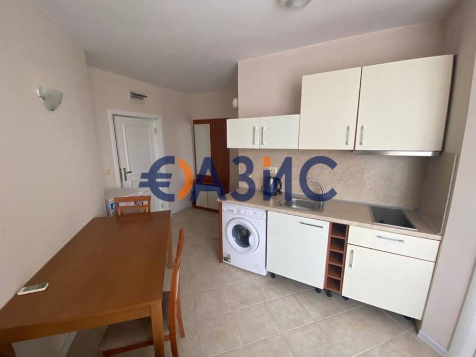 Продава се Двустаен апартамент в к.к. Слънчев бряг - 57 кв.м за 1229 €/кв.м - Снимка #2