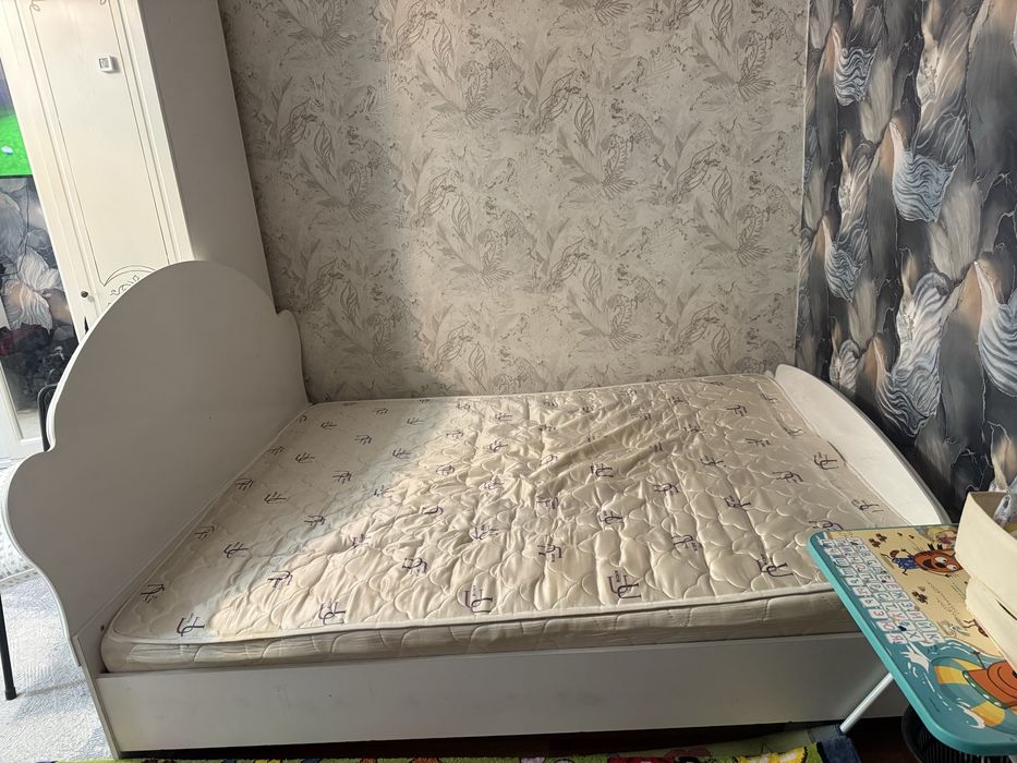 Продам кровать б/у
