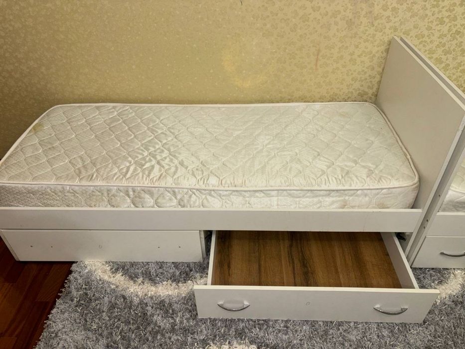 Односпальная кровать