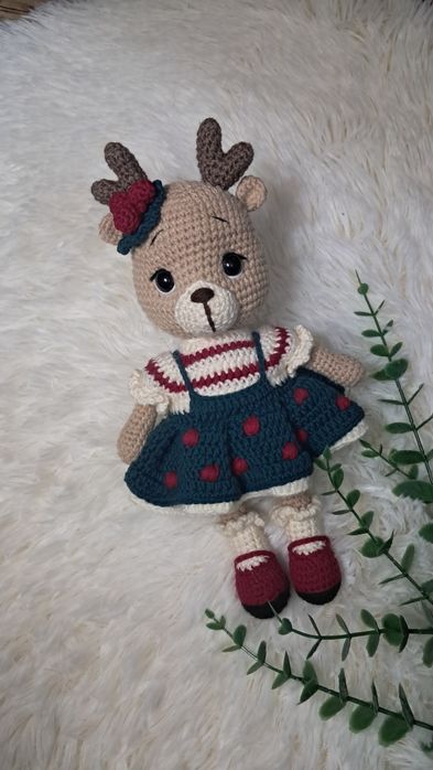 Вязаный оленёнок для девочки (To‘qilgan kiyikcha o‘yinchoq)