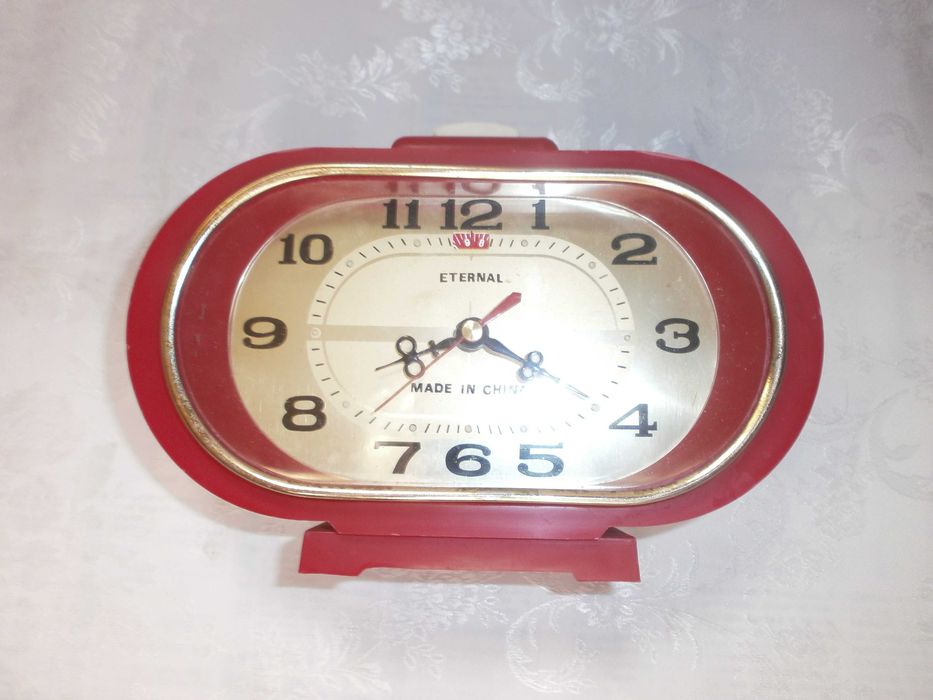 Стар Китайски Механичен Будилник - Работи и Звъни
Много добре запазен.