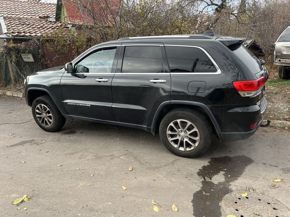 Продавам jeep grand cherokee wk2 3.0 на части