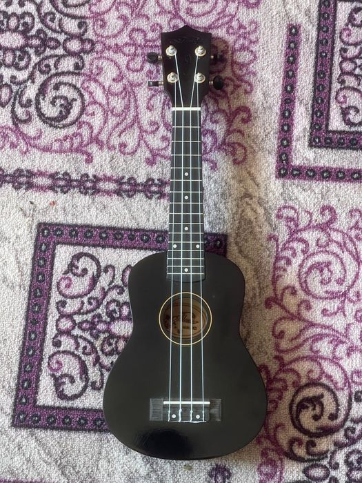 Продаётся Укулеле