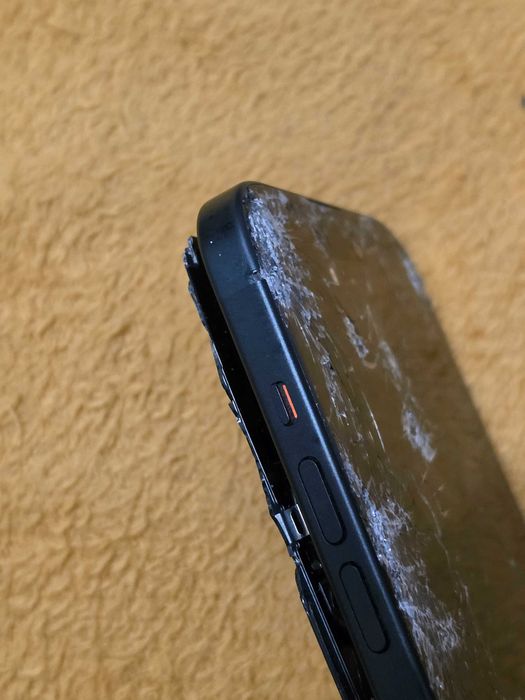 iPhone 15 128GB pentru piese fără icloud