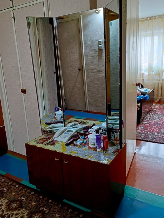 ТРЮМО с тремя зеркалами