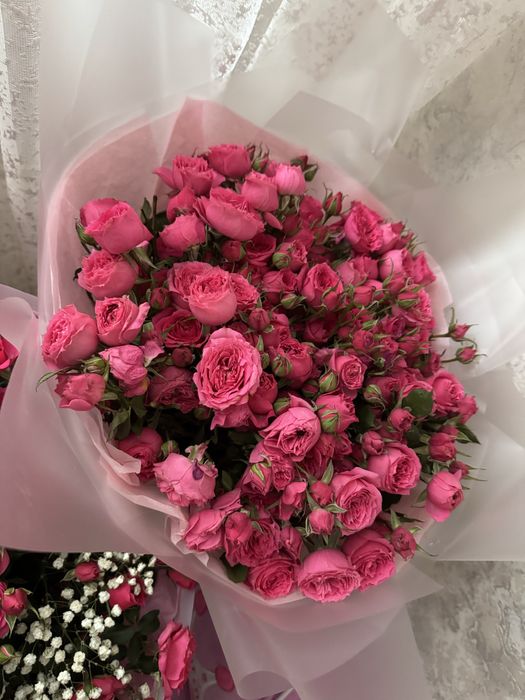 Цветы в подарок .