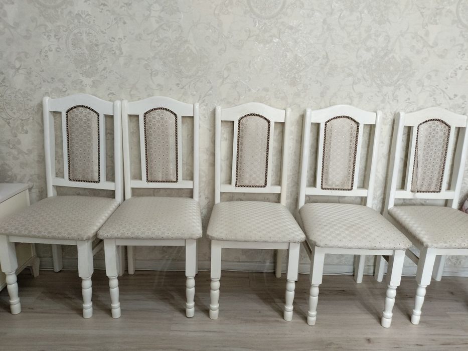 Стол отырғыш сатылады.