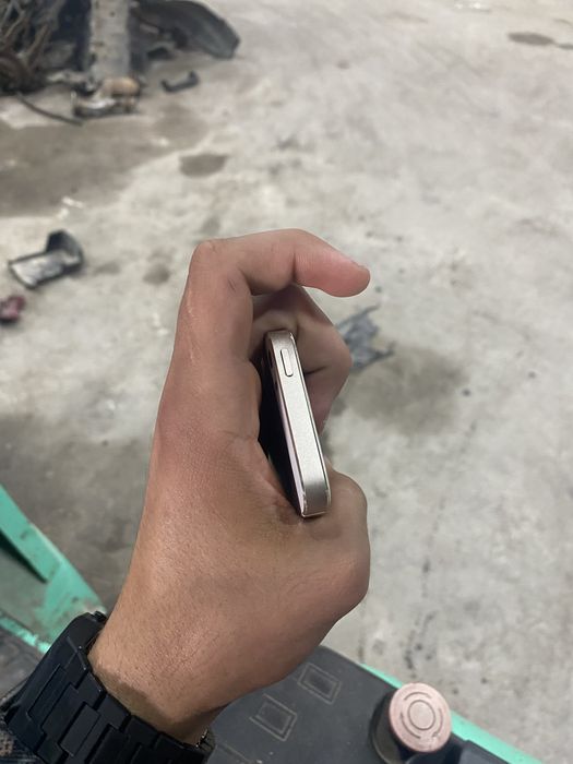 Продам IPhone 5 s