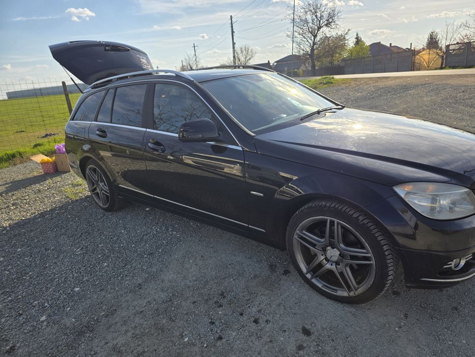 Vând Mercedes Benz c220 2008