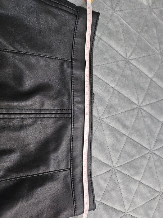 Кожена пола Теранова