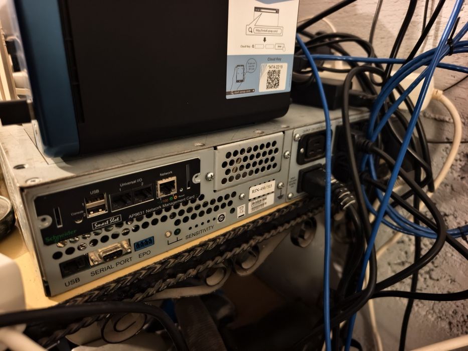 Ups APC 3kw sua3000rmi2u