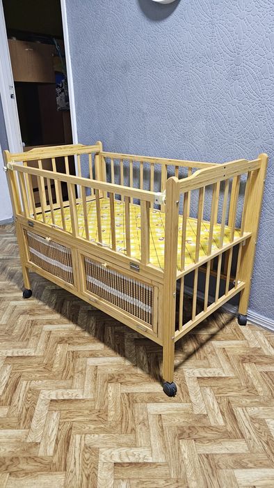 Детская кроватка