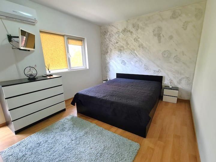 Дава се под наем Двустаен апартамент в Варна, Център - 60 кв.м за 498.27 € - Снимка #4