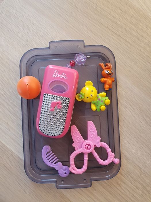 Игрушки для девочек.Телефон Barbie Mattel 2008, набор Доктора и проч.