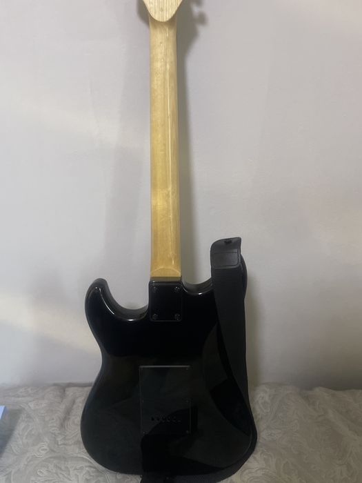 Электрогитара levinson stratocaster