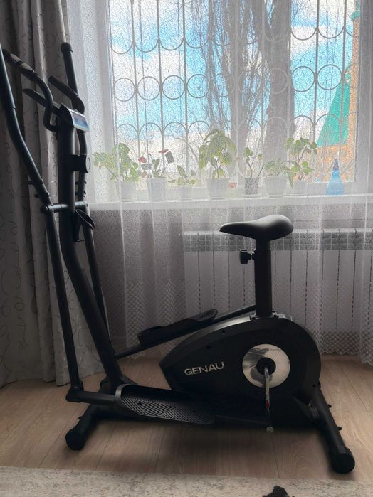 Продам эллиптический тренажер Genau