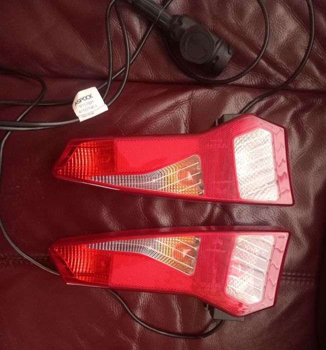 Стопове за багажник за колела захванат за теглич