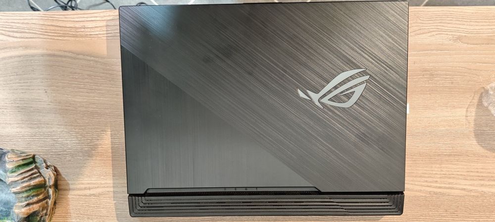 ASUS ROG Strix G512LV i7 RTX 2060 16GB RAM,512GB SSD обслужен
