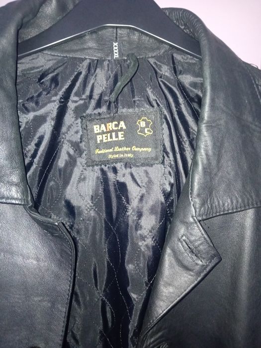 Vând haină de piele