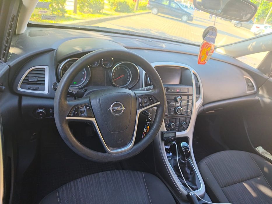 Vând Opel Astra j 2011 euro 5