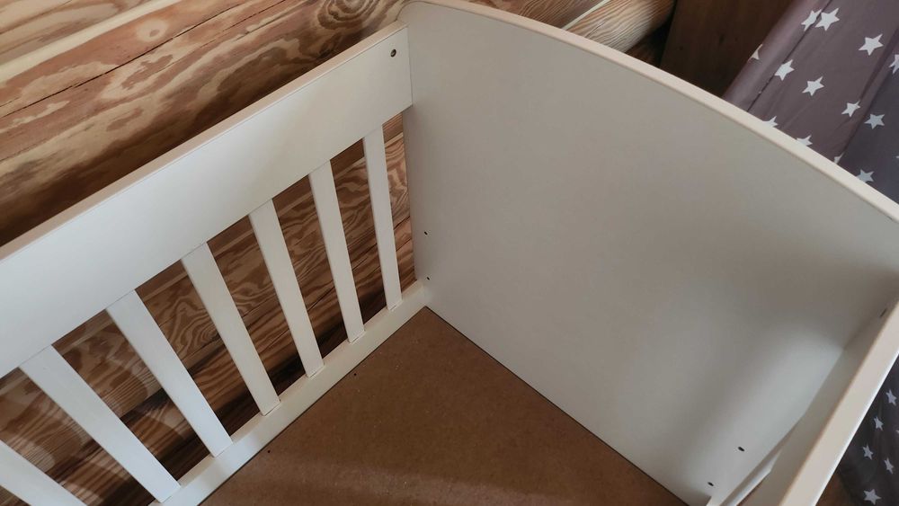 Дървена бебешка кошара