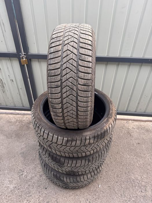 Pirelli 4buc 225/40r19 M+S de iarna