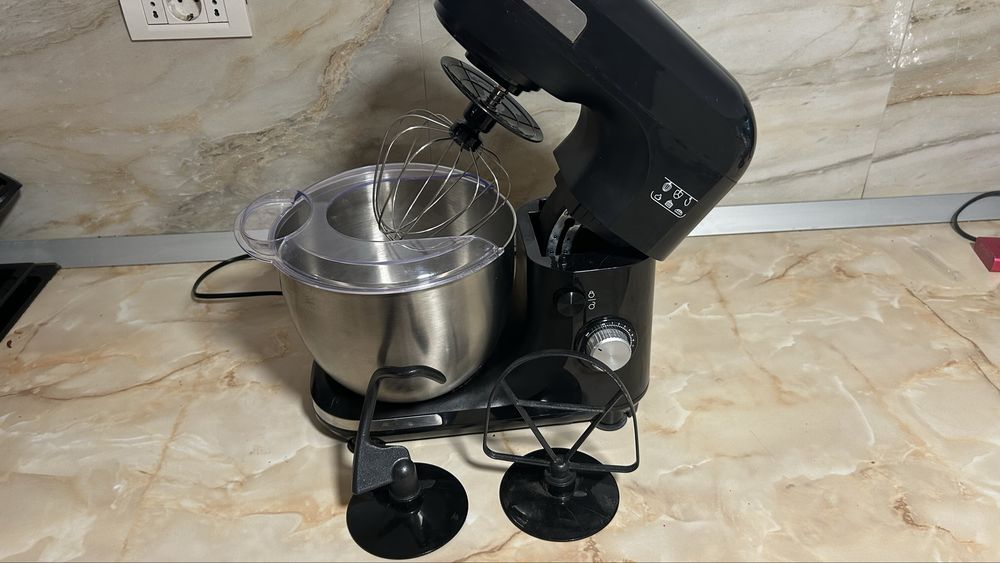 Mixer electric pentru aluat / mixer de bucătărie cu mai multe accesorii
