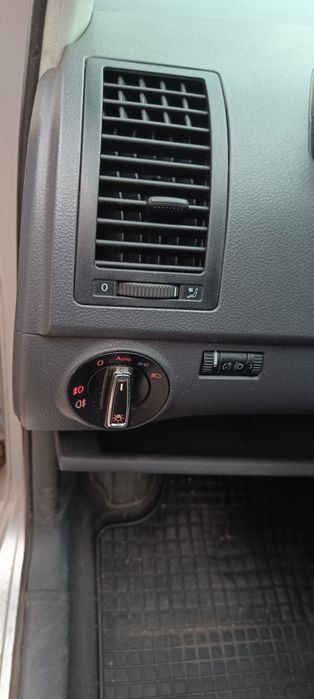 VOLKSWAGEN Polo 0 — imagine 4