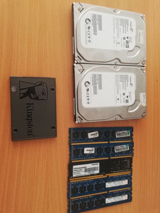 2 HDD 500gb 1 SSD 240GB Kingston și 1 RAM 4gb DDR4