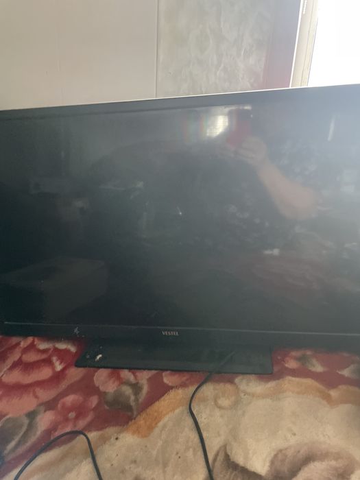 Телевизор продам цветной