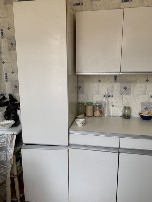 МЕБЕЛЬ: сервант, 2 тумбы  под тв, шифоньер, кух гарнитур, 2 кресла