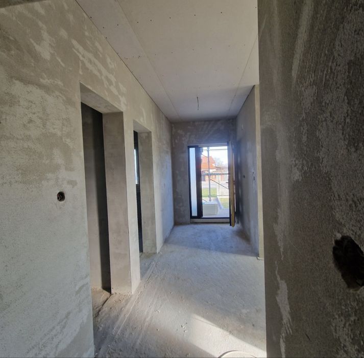 Executam lucrari tencuala mecanizate