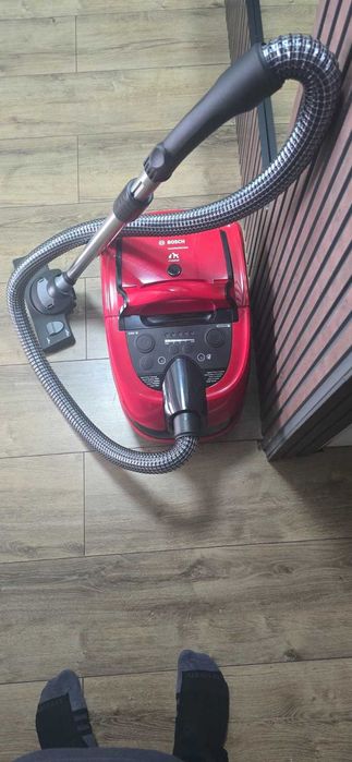 Прахосмукачка ( перачка) за мокро и сухо почистване BWD421PET Серия 4 2100 W