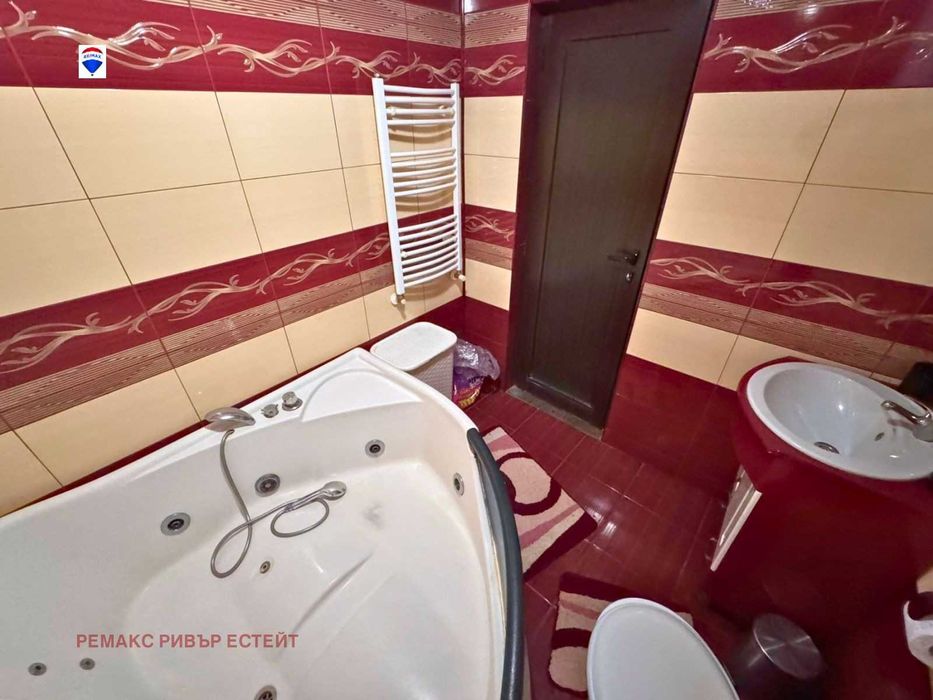 Тристаен апартамент за продажба в центъра на гр. Русе