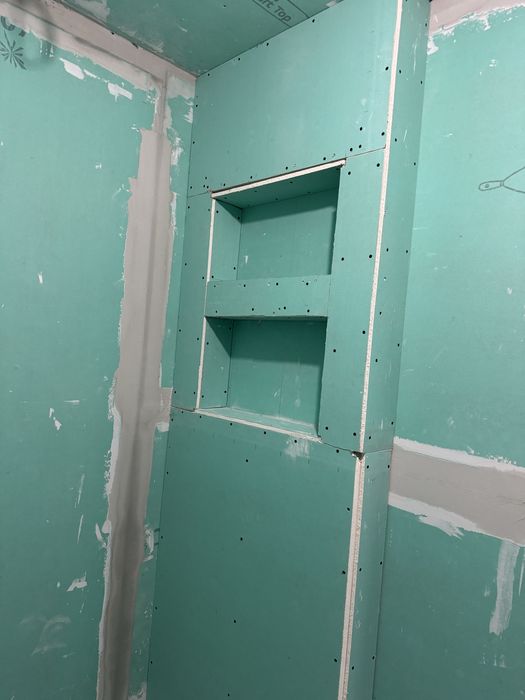 Amenajări interioare,gleturi,finisaje,gresie,faianta,rigips