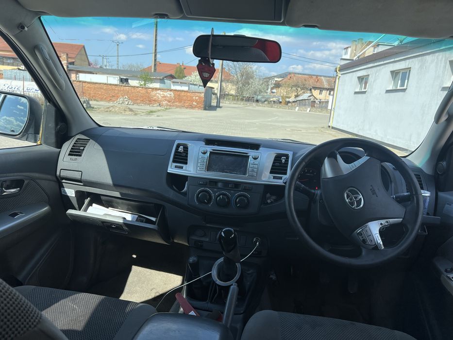 Toyota hilux 2.5D4D 4x4 plus blocaj se sateliti an 2012 euro 5