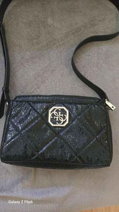 Черна чанта Guess
