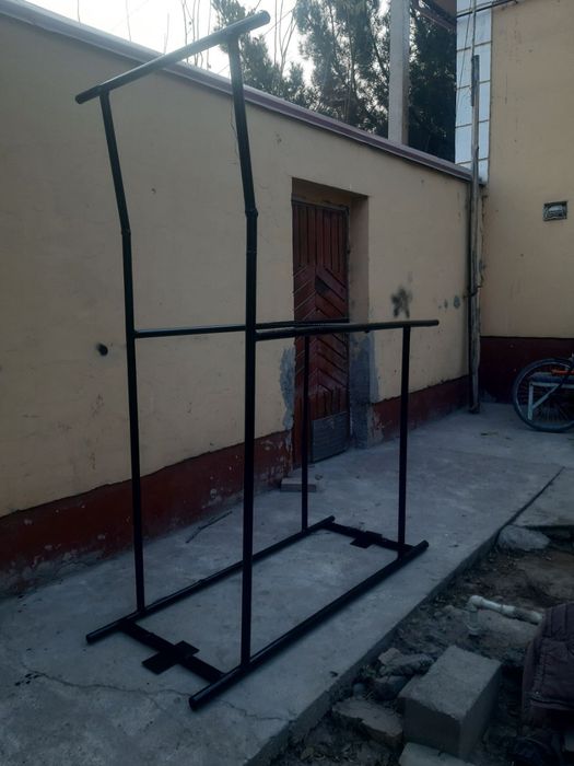 Брус , турник ,штанга для бицепса